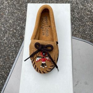 Minnetonka moccasin toddler beaded 7 shoes